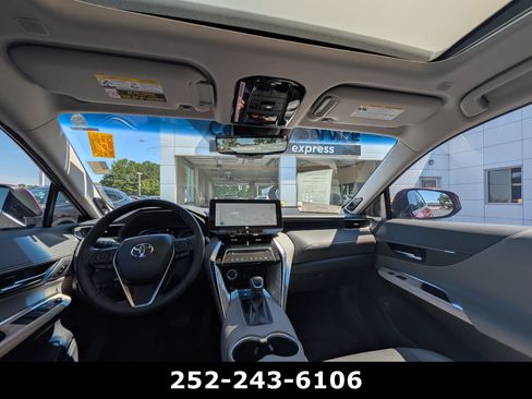 Used 2024 Toyota Venza Limited AWD/4WD image 12