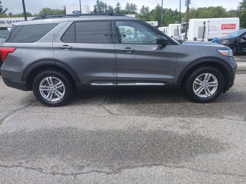 Certified 2022 Ford Explorer XLT w/ Equipment Group 202A AWD/4WD image 4