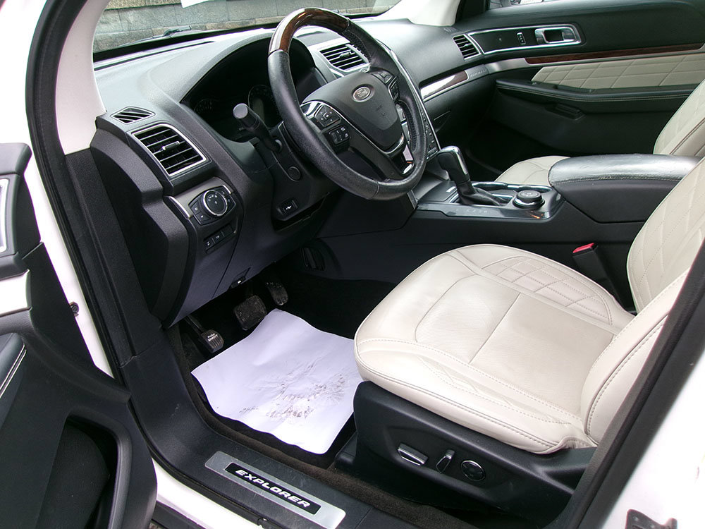 Used 2017 Ford Explorer Platinum AWD/4WD image 16