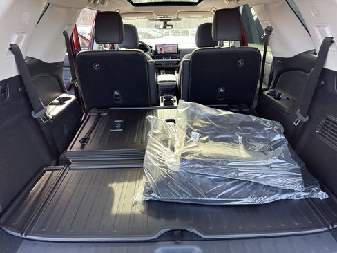 New 2026 Nissan Pathfinder SL image 38