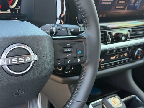New 2026 Nissan Pathfinder Platinum FWD image 21