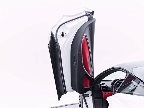 Used 2024 McLaren Artura RWD image 47