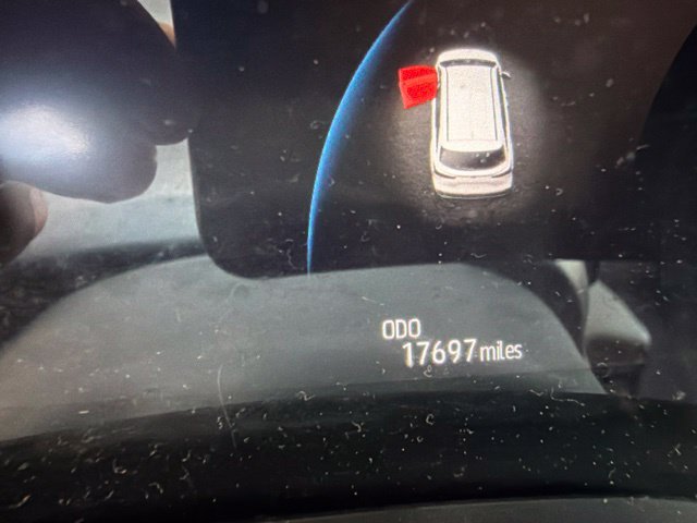 Used 2026 Toyota Sienna XLE FWD image 5