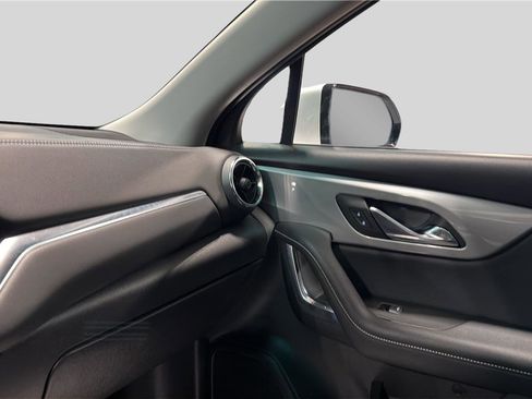 Used 2025 Chevrolet Blazer LT image 25