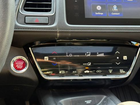Used 2018 Honda HR-V EX image 14