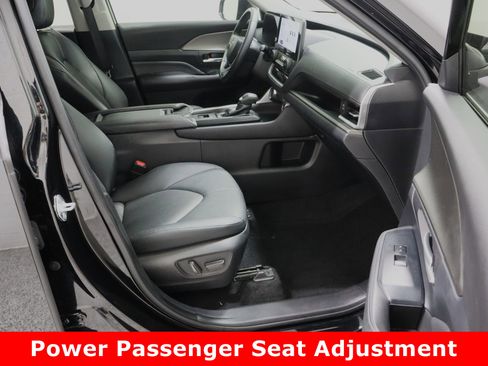 Used 2024 Toyota Grand Highlander XLE image 40