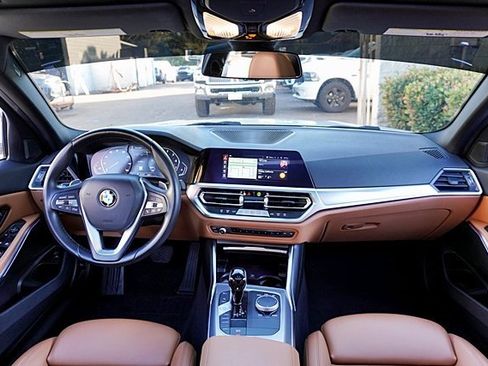 Used 2022 BMW 330i Sedan w/ Driving Assistance Package image 19