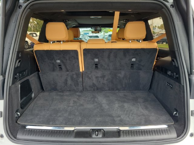 Used 2023 Jeep Grand Wagoneer Series III AWD/4WD image 19