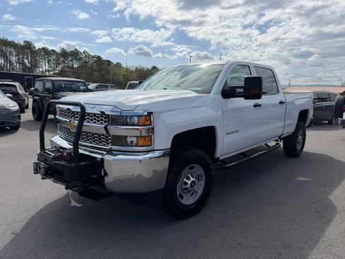 Used 2019 Chevrolet Silverado 2500 W/T image 2