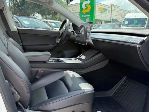 Used 2022 Tesla Model Y Performance AWD/4WD image 13
