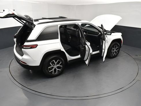 Used 2024 Jeep Grand Cherokee Limited AWD/4WD image 30