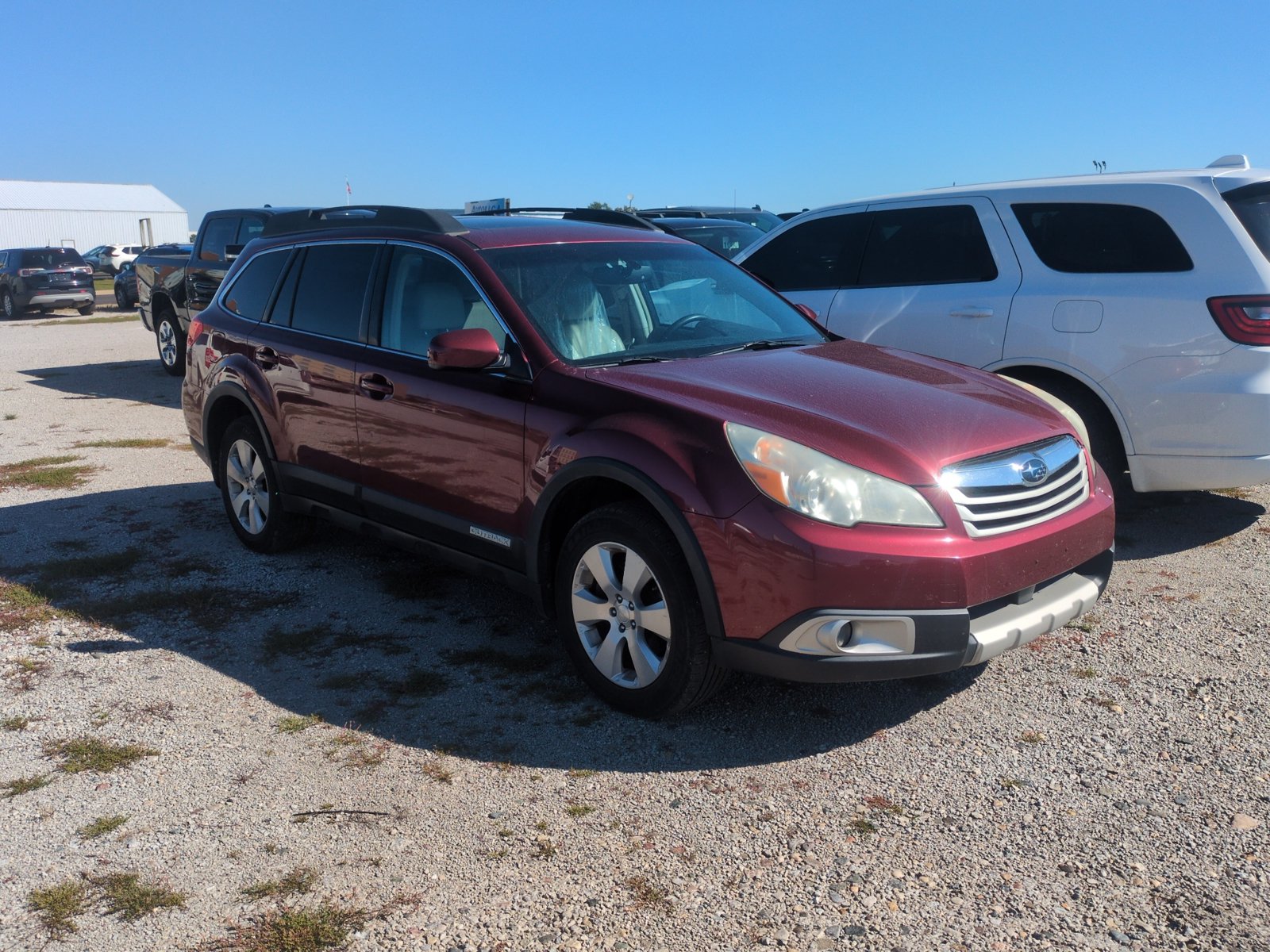 Used 2011 Subaru Outback 3.6R Limited w/ PWR Moonroof Pkg AWD/4WD image 3