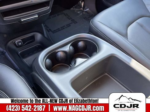 New 2026 Chrysler Pacifica Select image 26