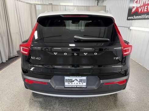 Used 2019 Volvo XC40 T5 Momentum image 5