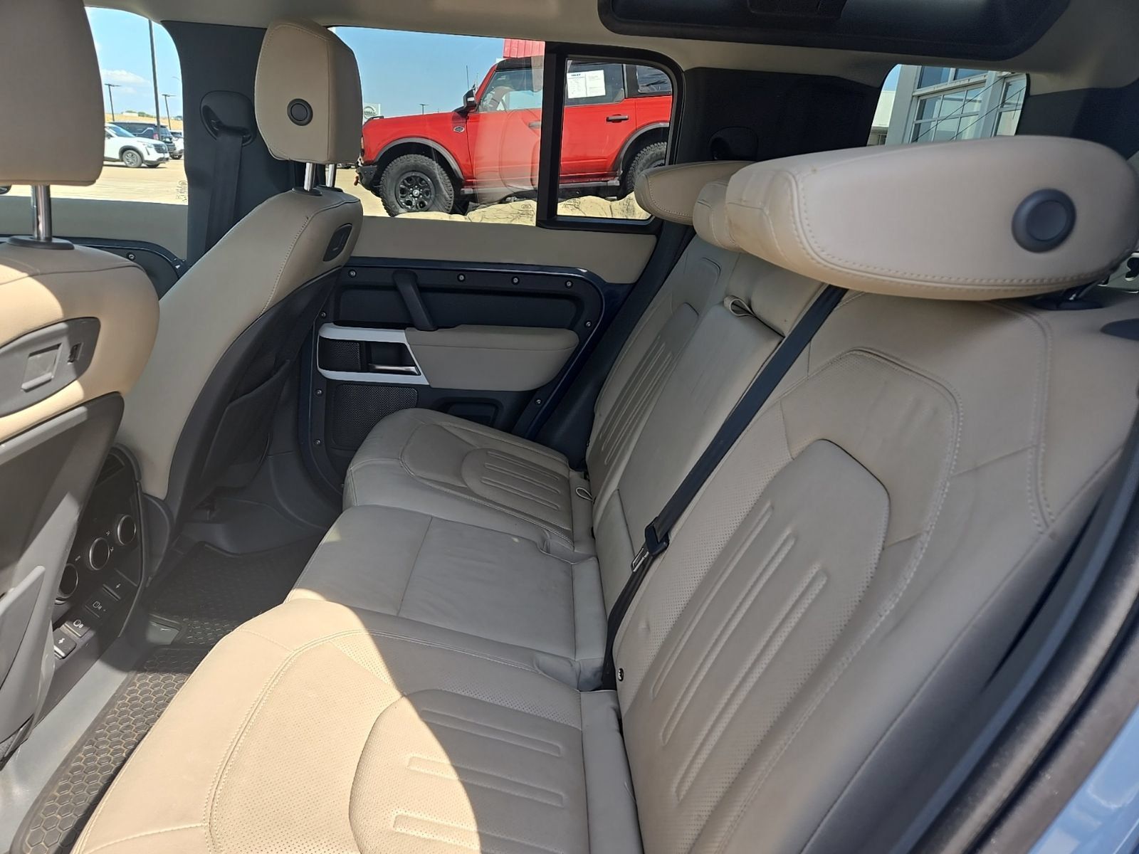 Used 2022 Land Rover Defender 110 SE AWD/4WD image 11