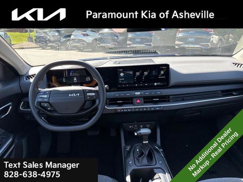 New 2025 Kia K4 LXS image 7