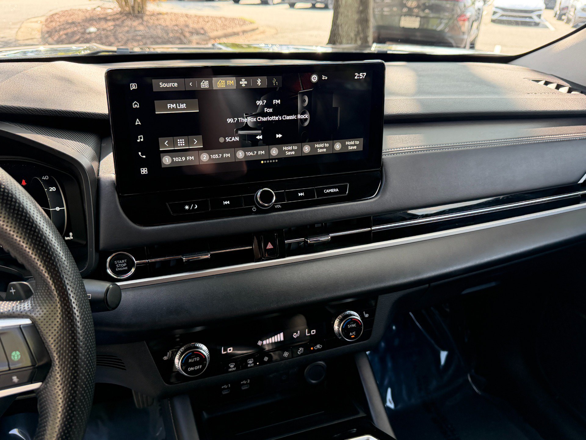 Used 2025 Mitsubishi Outlander SE FWD image 40