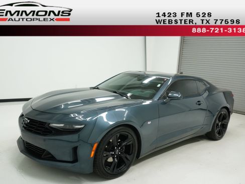 Used 2021 Chevrolet Camaro LT image 1