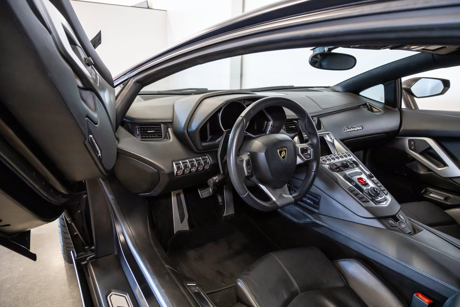 Used 2012 Lamborghini Aventador LP 700-4 AWD/4WD image 32