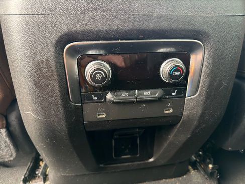 Used 2022 Chevrolet Suburban High Country w/ LPO, Illumination Package image 8