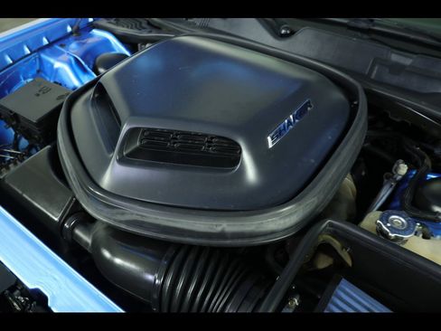 Used 2016 Dodge Challenger R/T image 23