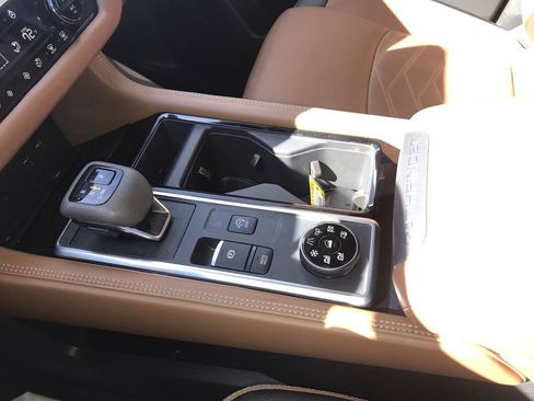 Used 2024 Nissan Pathfinder Platinum w/ Cargo Package image 20