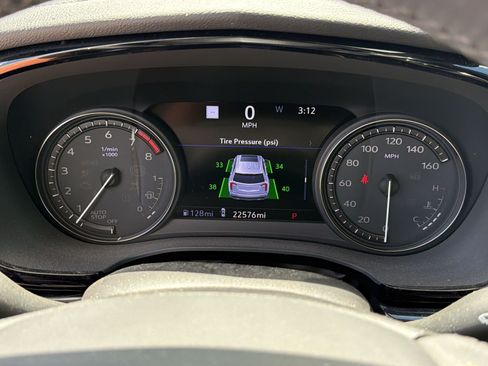 Used 2024 Cadillac XT6 Premium Luxury w/ Technology Package FWD image 22