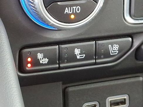 Used 2023 GMC Yukon AT4 image 29