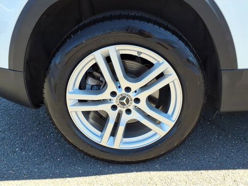 Used 2020 Mercedes-Benz GLB 250 4MATIC image 9