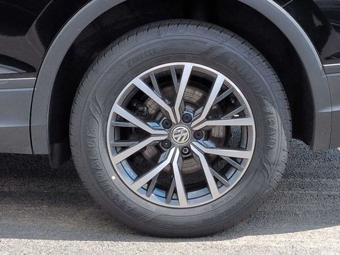 Used 2021 Volkswagen Tiguan S FWD image 14