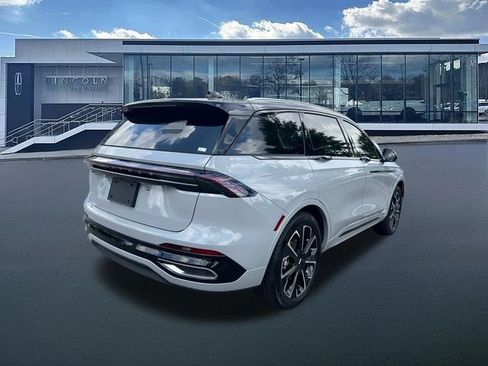 New 2026 Lincoln Nautilus Reserve AWD/4WD image 8