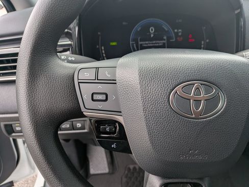 Used 2026 Toyota Camry LE FWD image 14