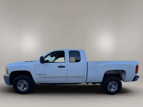 Used 2007 Chevrolet Silverado 2500 LT w/ 1LT Convenience Package RWD image 9