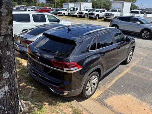 Used 2020 Volkswagen Atlas Cross Sport SE FWD image 8