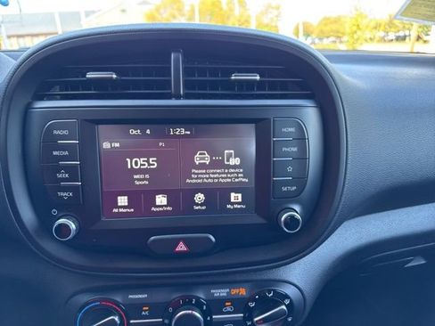 Used 2021 Kia Soul LX image 11