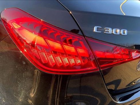 Used 2025 Mercedes-Benz C 300 4MATIC Sedan image 25
