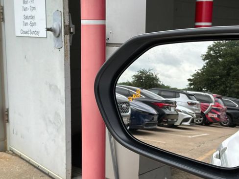 Used 2025 Toyota Camry SE FWD image 20