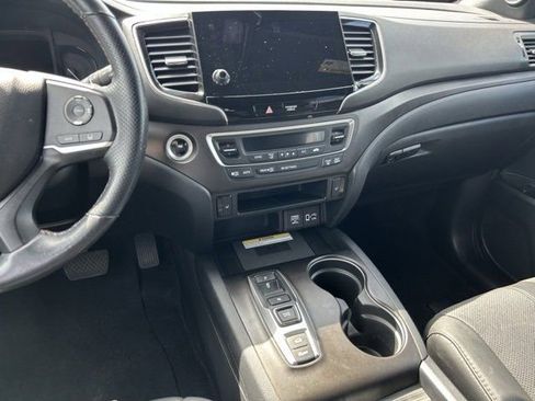 Used 2022 Honda Passport TrailSport image 11