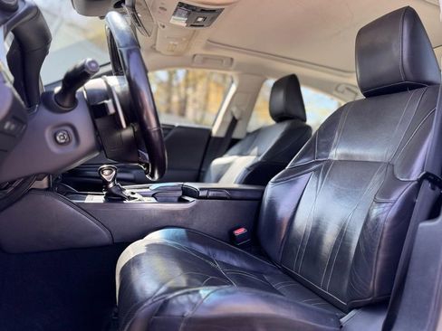 Used 2019 Lexus ES 350 Ultra Luxury FWD image 18