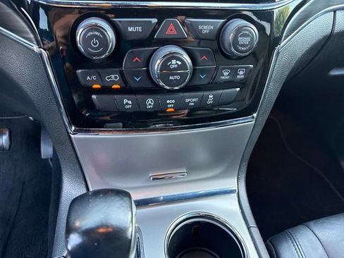 Used 2021 Jeep Grand Cherokee Limited AWD/4WD image 18