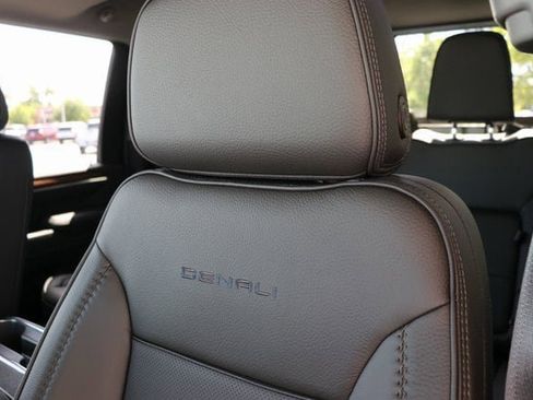 New 2025 GMC Sierra 3500 Denali w/ Denali Reserve Package image 21