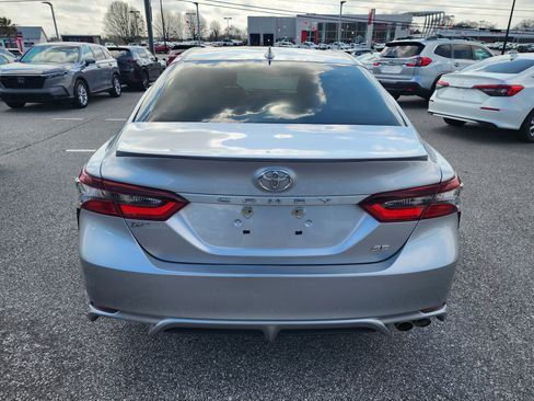 Used 2023 Toyota Camry SE image 5
