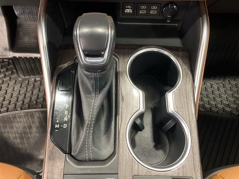 Used 2023 Toyota Highlander L image 20