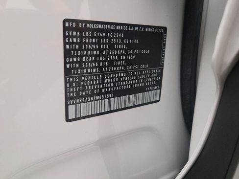 Used 2023 Volkswagen Tiguan SE w/ Panoramic Sunroof Package FWD image 33