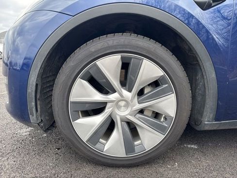 Used 2023 Tesla Model Y Long Range image 10