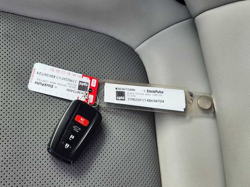 Used 2019 Toyota RAV4 Limited image 35