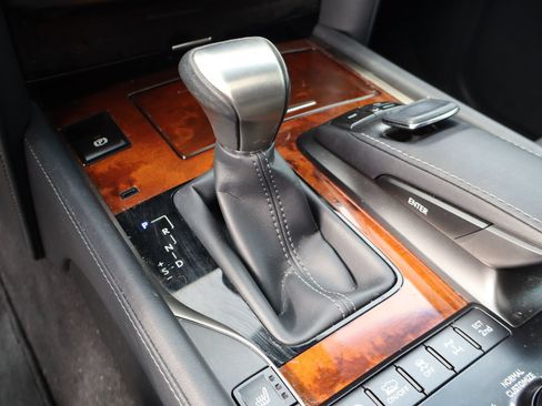 Used 2019 Lexus LX 570 4WD w/ Luxury Package image 21