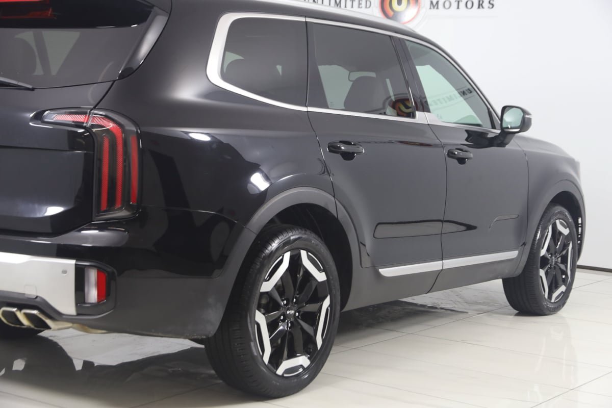 Used 2024 Kia Telluride EX w/ EX Captain's Chair Package FWD image 46