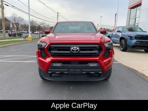 Used 2025 Toyota Tacoma SR5 AWD/4WD image 9