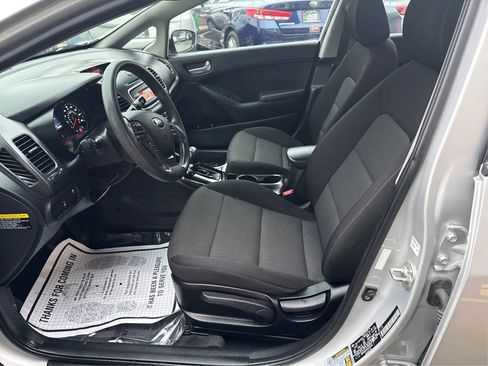 Used 2018 Kia Forte LX image 9